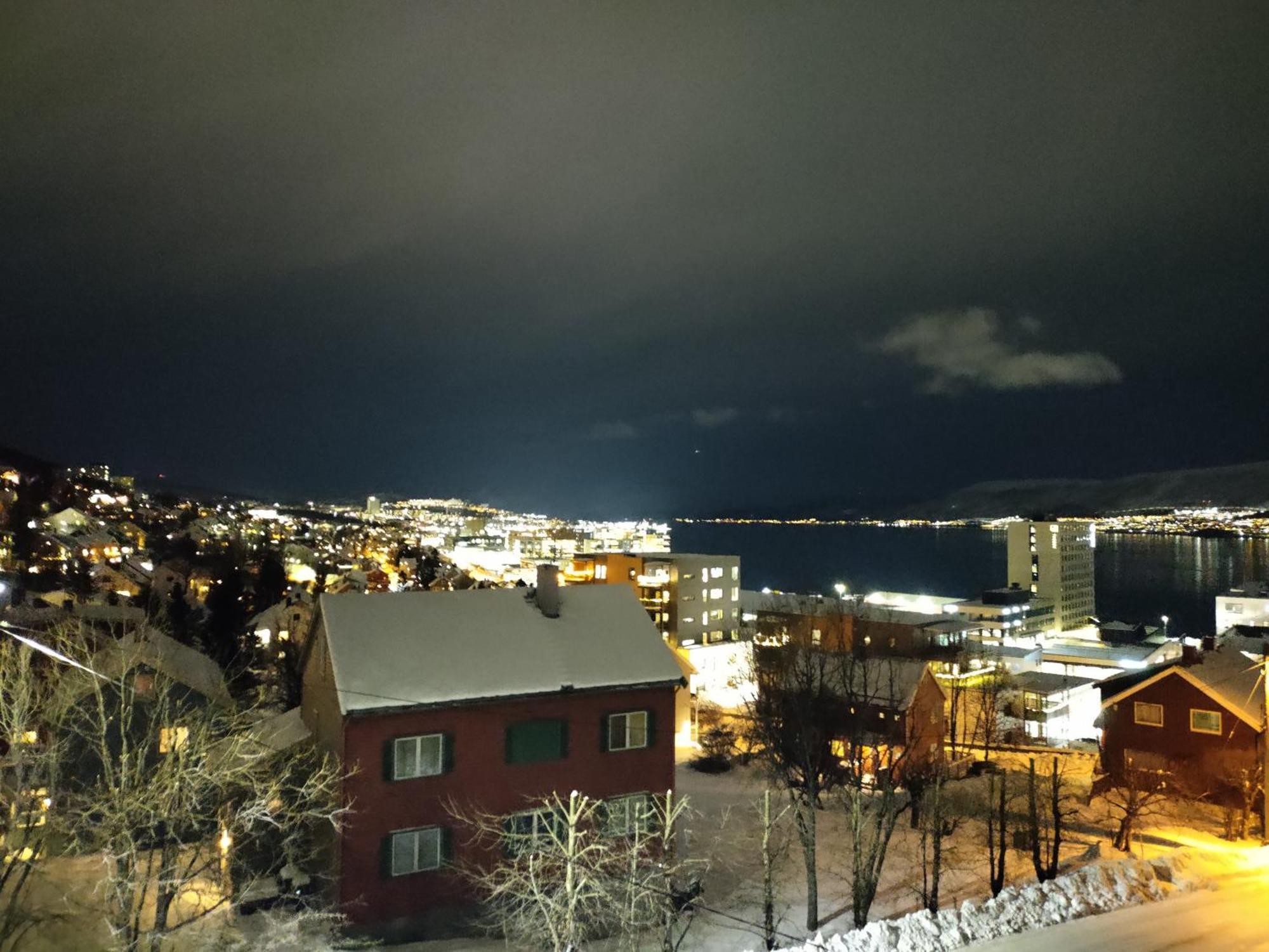 Central Apartament (Adults Only) Tromsø Zewnętrze zdjęcie